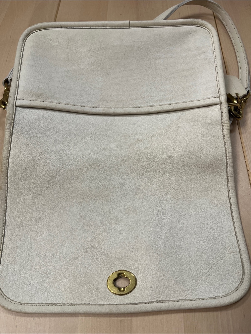 Vintage Cream Ivory Leather Coach Purse Bag with Brass Hardware No. 0952-325 - Picture 14 of 16